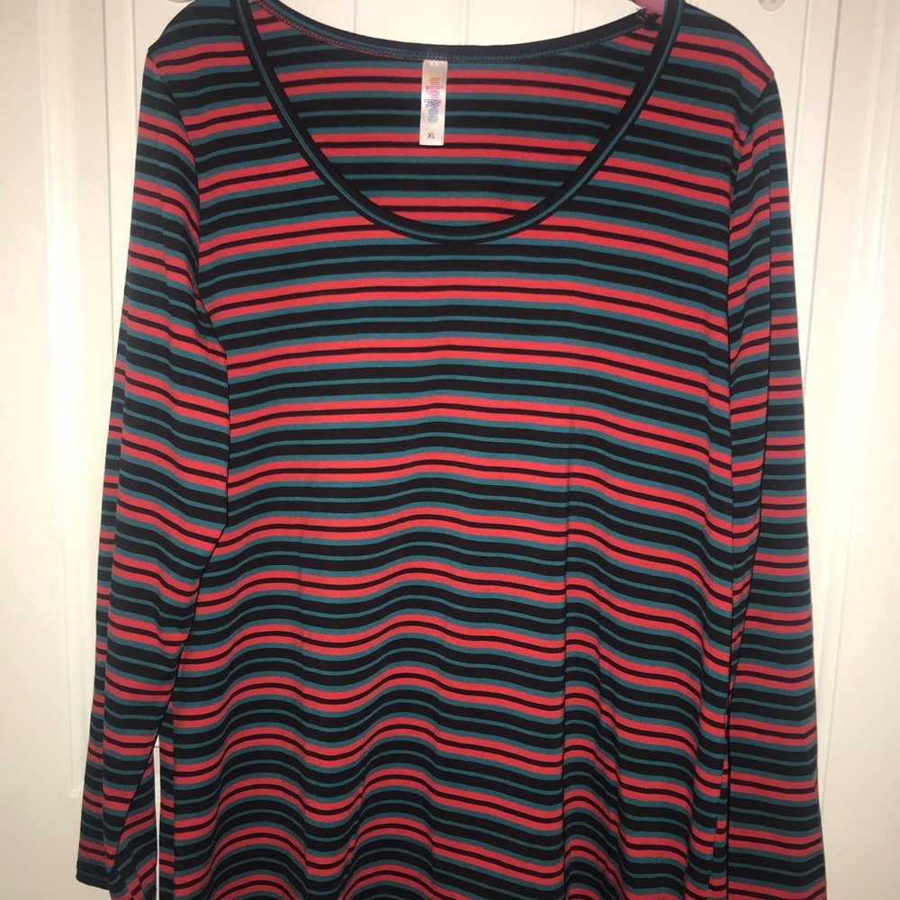 LuLaRoe XL Lynnae shirt